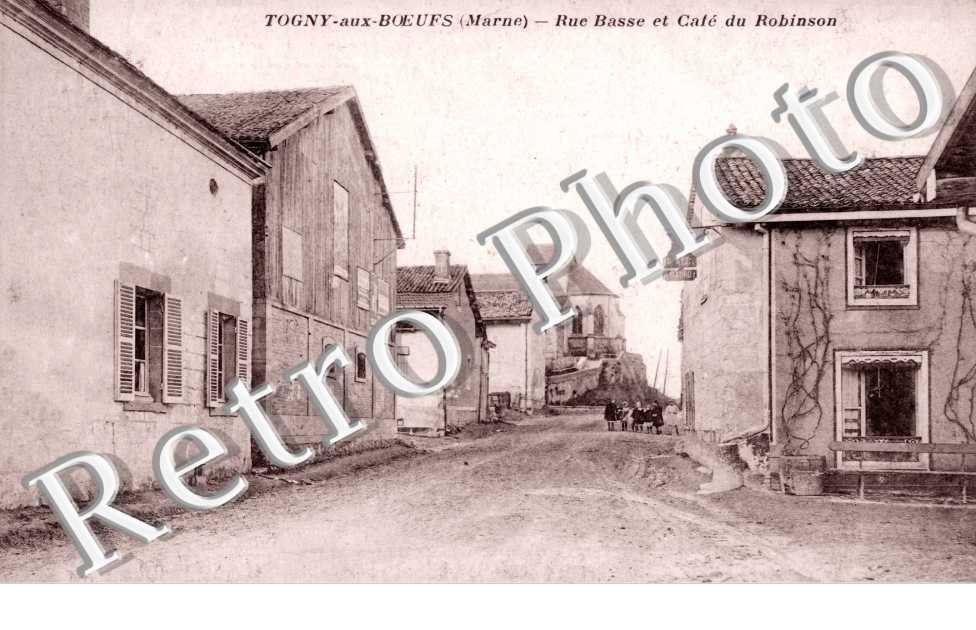 Rue Basse et Cafe du Robinson