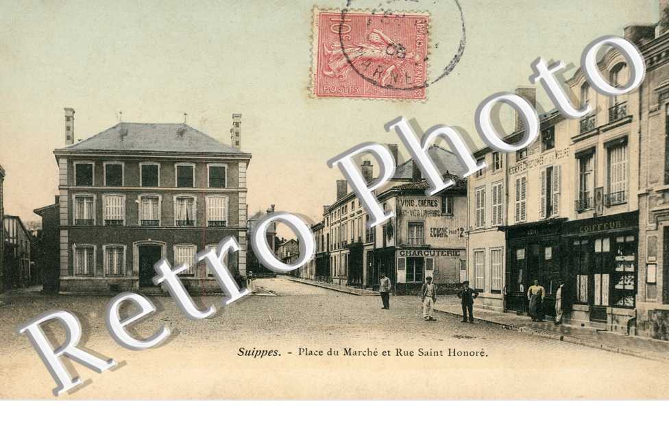 Place du Marche et Rue Saint Honore