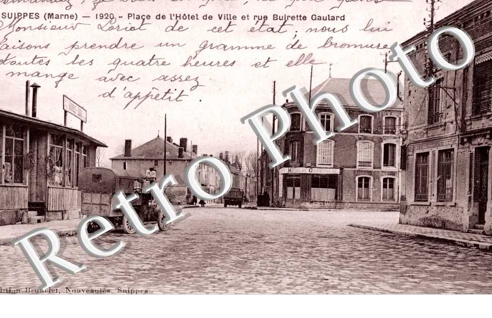 La Place de l'Hotel de Ville et Rue Buirette Gaulard