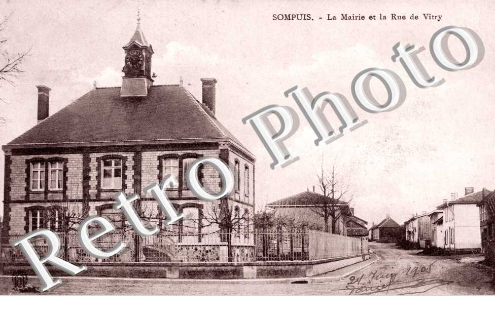 l'hotel de ville et la rue de Vitry