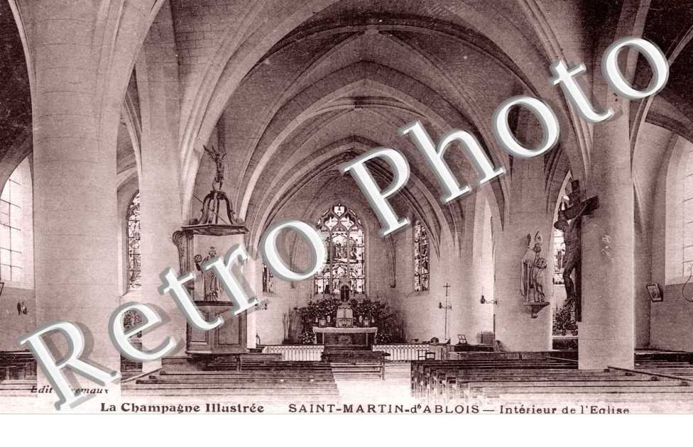 Interieur de l'eglise