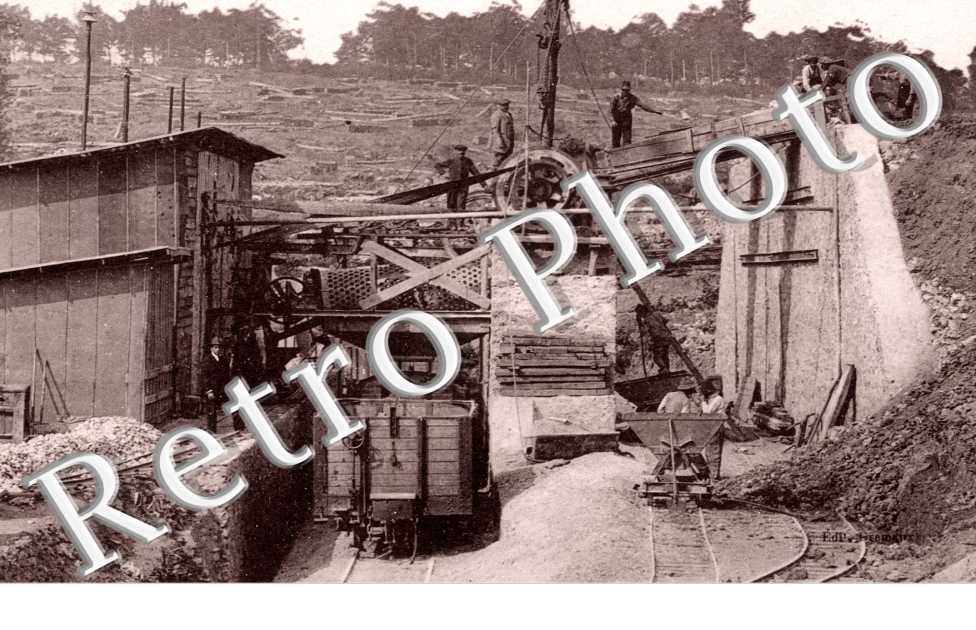 Les Carrieresn chargement des pierres