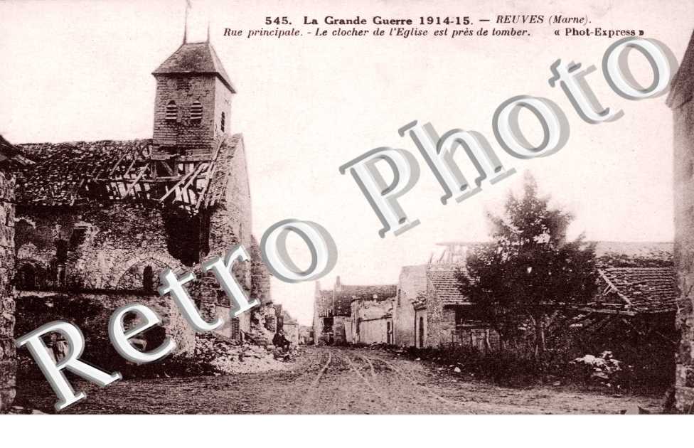 Le Clocher de l'Eglise près de tomber