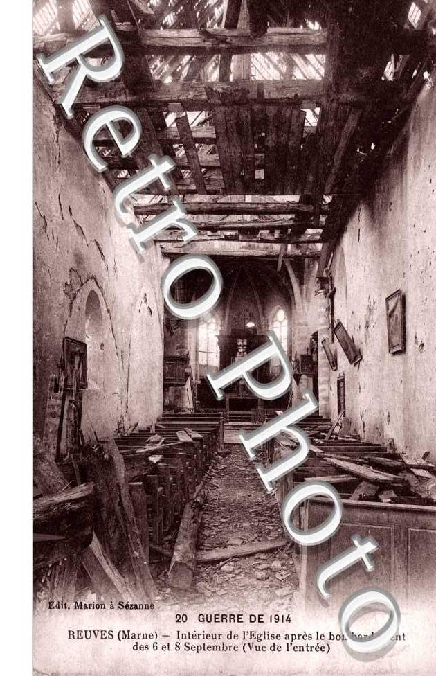 Intérieur de l'église en ruines