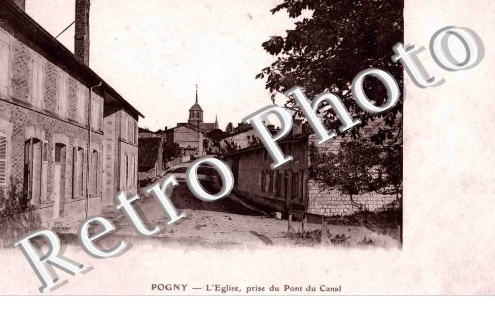 L'eglise prise du pont du canal