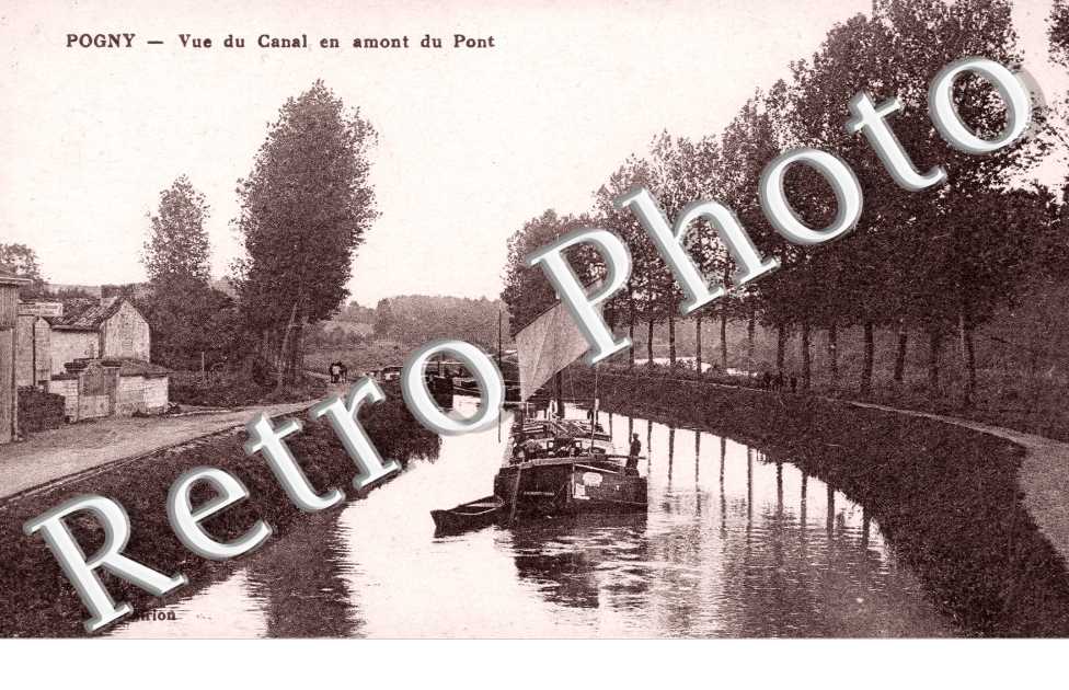 Vue du canal en amont du pont