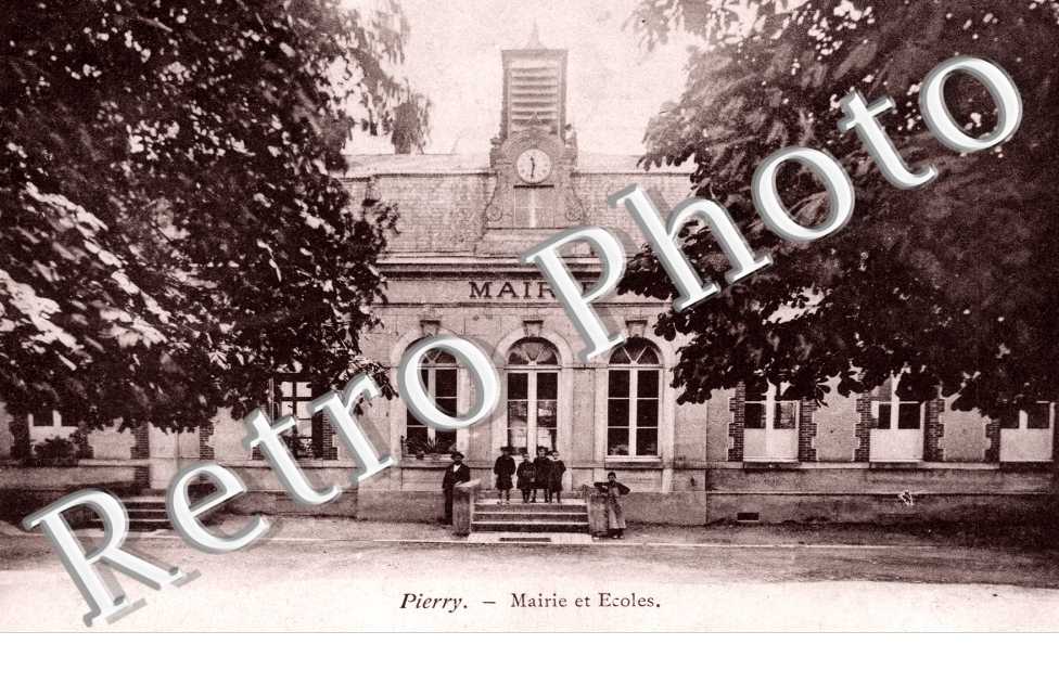 la Mairie et les ecoles
