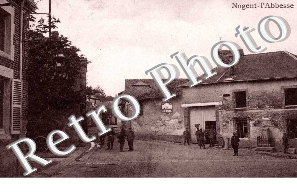 Vue interieure avec militaires