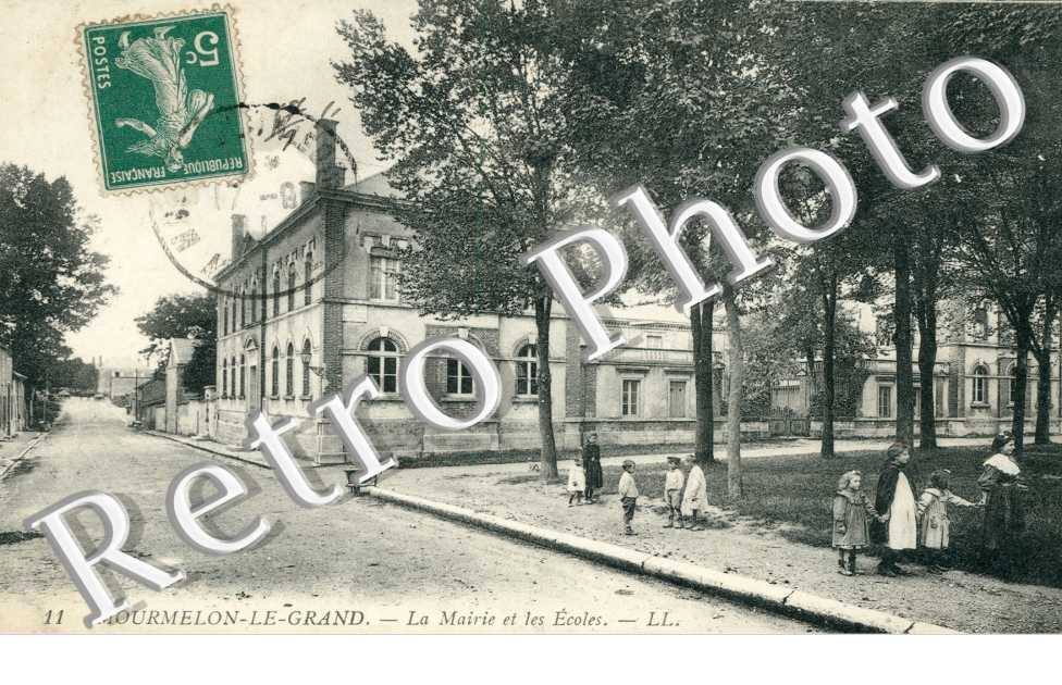 La Mairie et les Ecoles