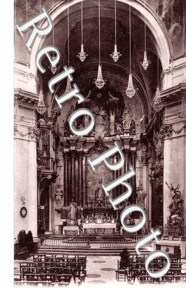 Interieur de la Iglesia de Santa Barbara