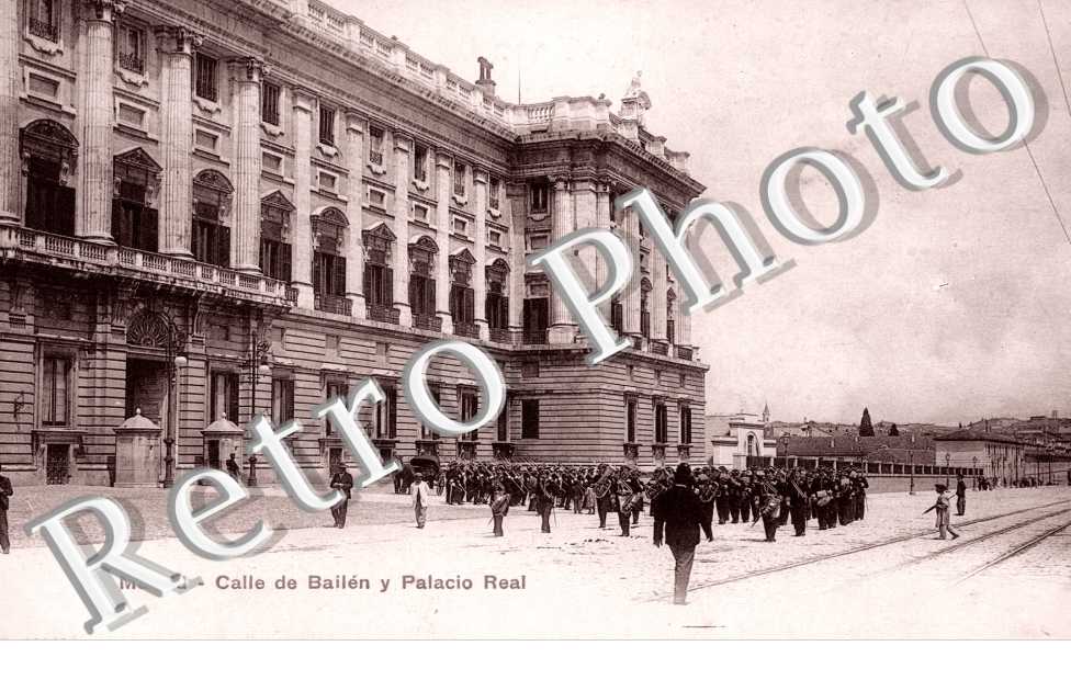 Calle de Bailen y Palacio Real