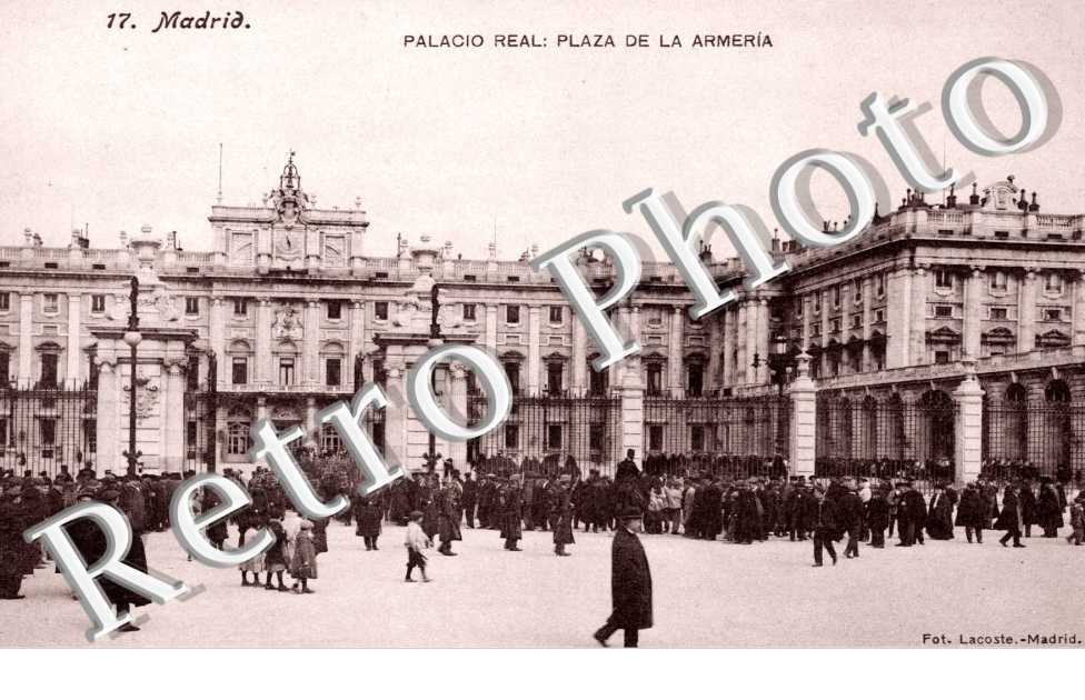 Palacio Real : Plaza de la Armeria