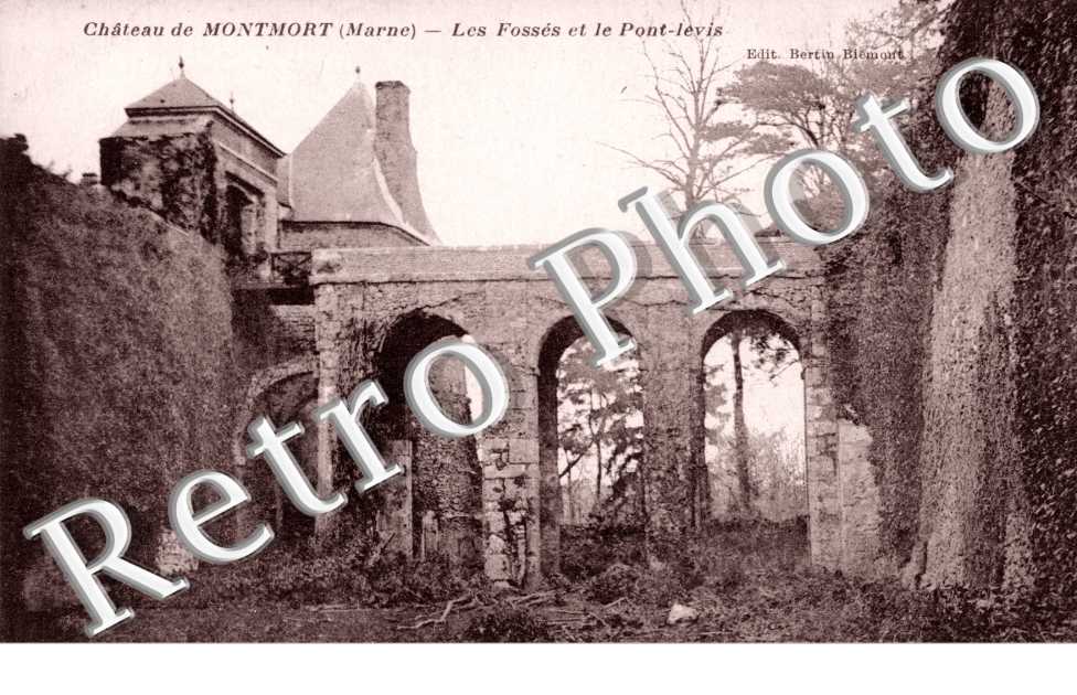 Le Chateau, les Fosses et le Pont Levis