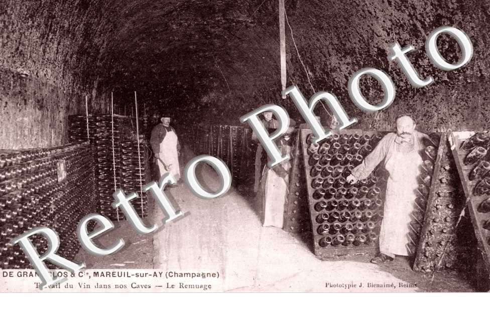 De Grandclos et Cie, Remuage du vin dans les caves