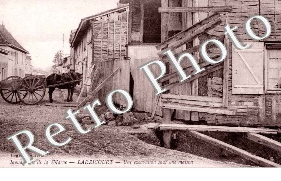 Inondations de la Marne, une excavation sous une maison