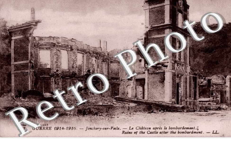 le Chateau apres le bombardement