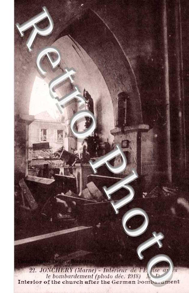 interieur de l'eglise apres le bombardement