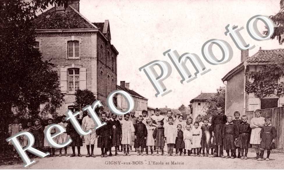 Gigny aux Bois, L'Ecole et le Mairie