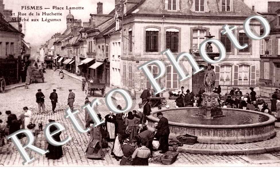 Place Lamotte et rue de la Huchette - marche aux legumes