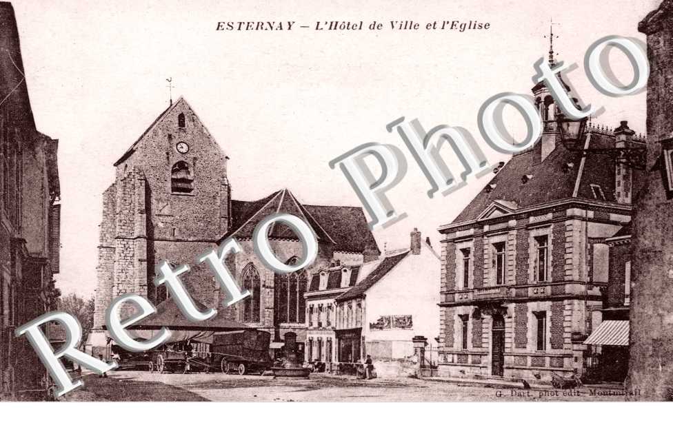 l'Hotel de Ville et l'Eglise