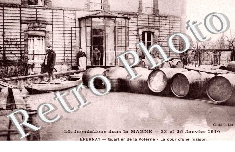 Inondations dans la Marne, Quartier de la Poterne, la Cour d'une Maison