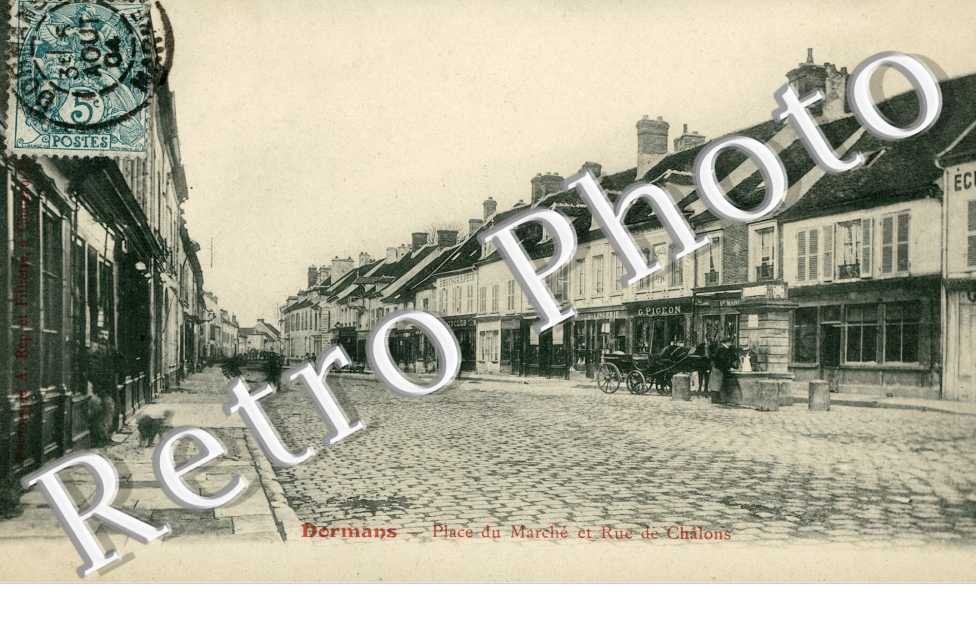 Place du marche et rue de Chalons