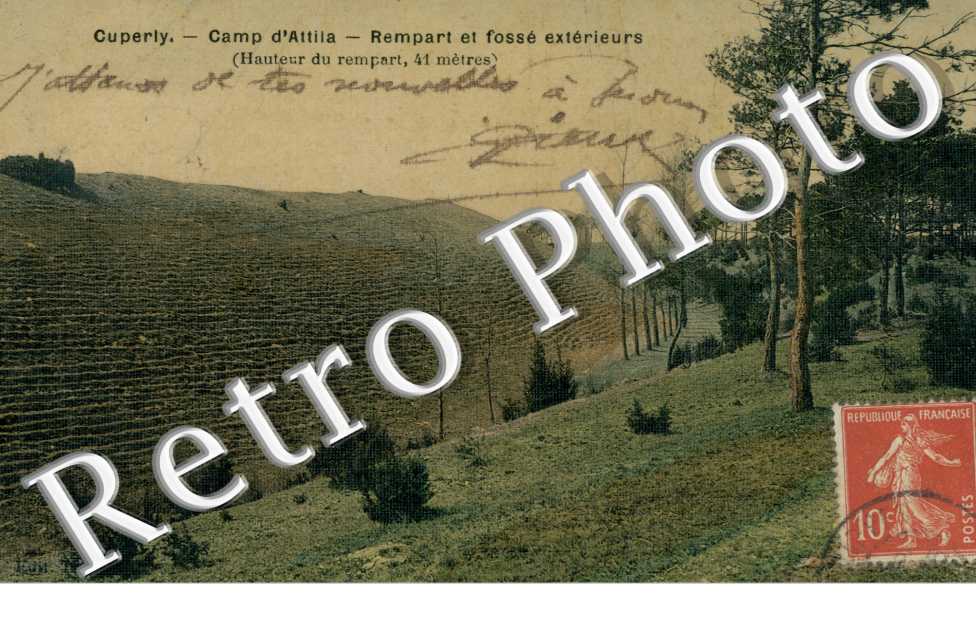 Camp d'Attila, Rempart et fosses exterieurs