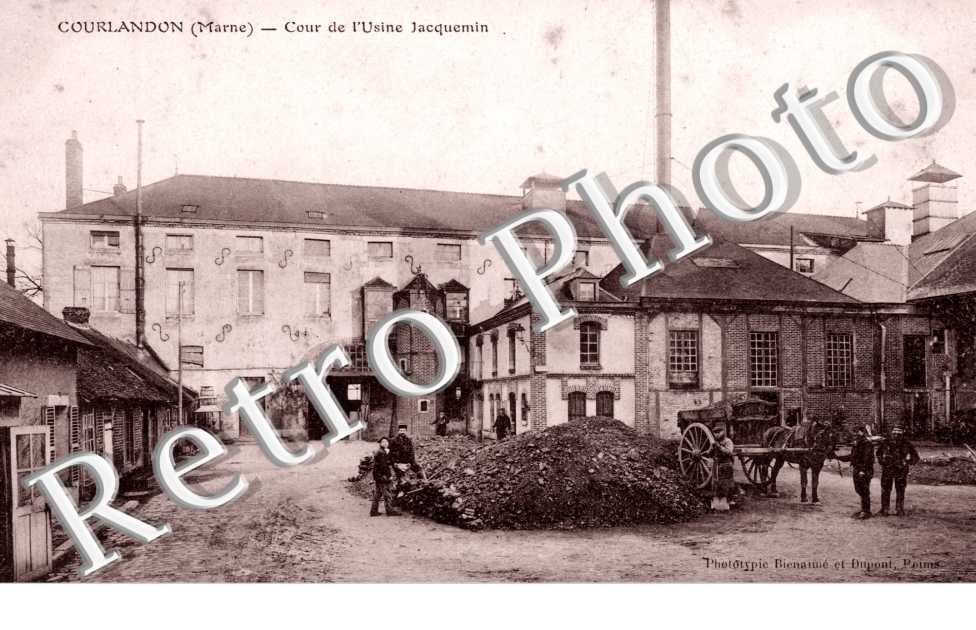 Cour de l'Usine Jacquemin