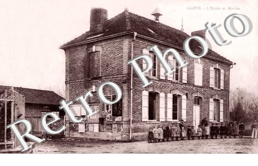 Cloix, l'Ecole et la Mairie