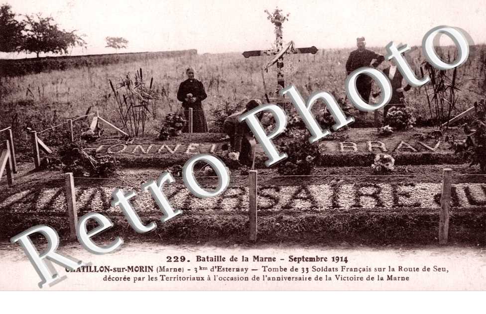 Tombe de 33 soldats francais  -  guerre 1914-1918