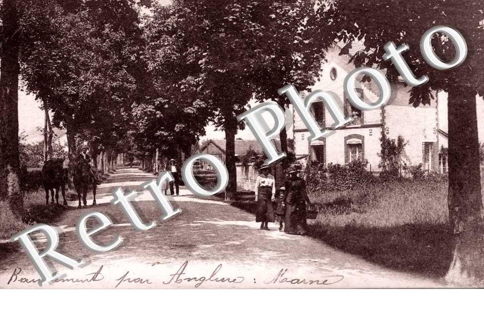 (une rue animee)