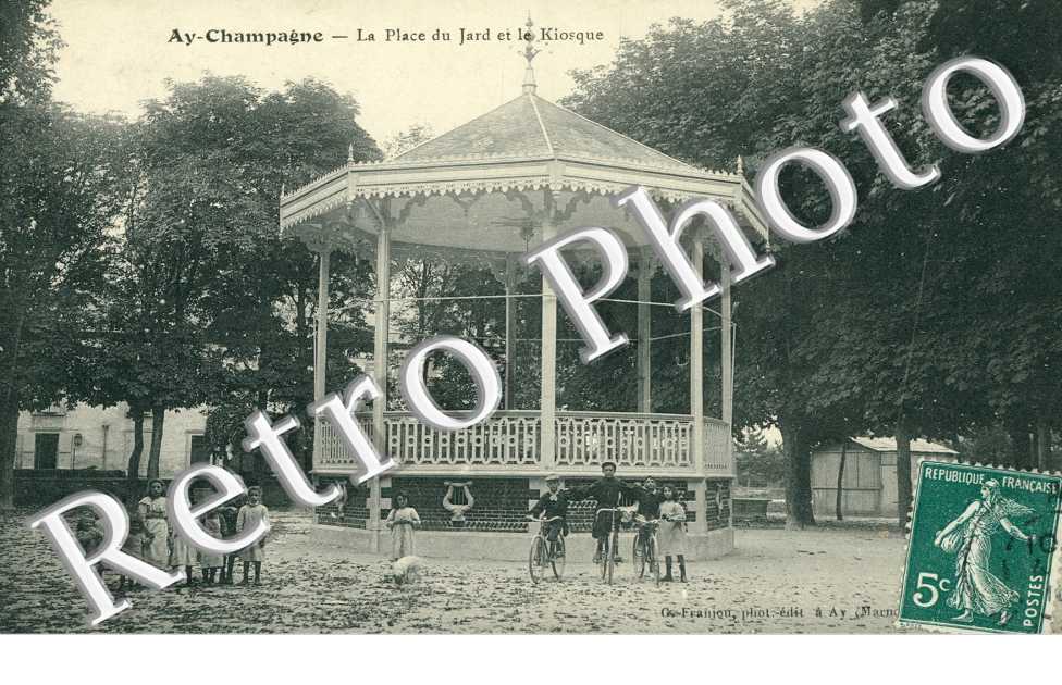 la place du Jard et le kiosque