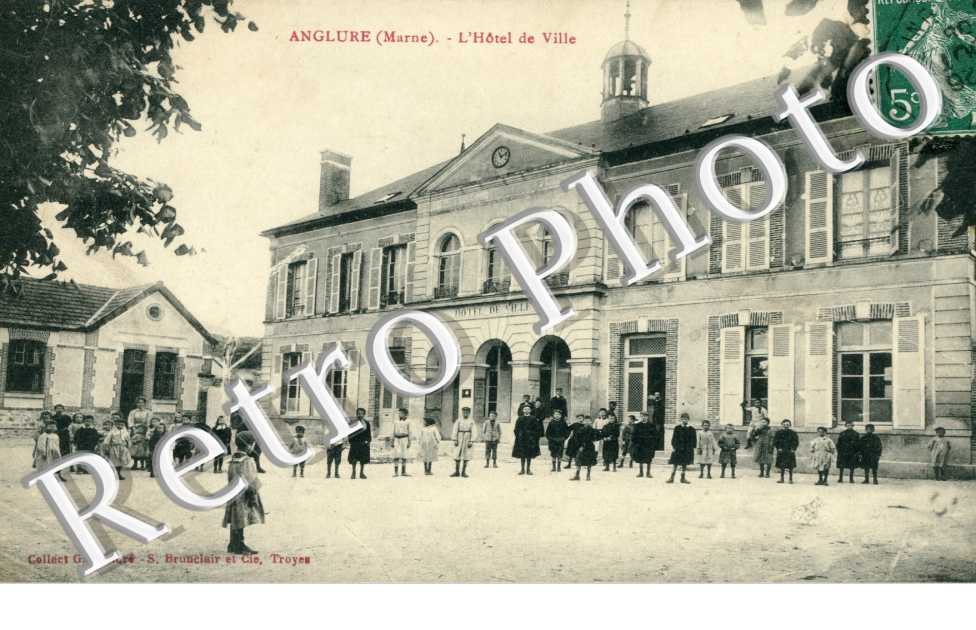 L'Hotel de Ville