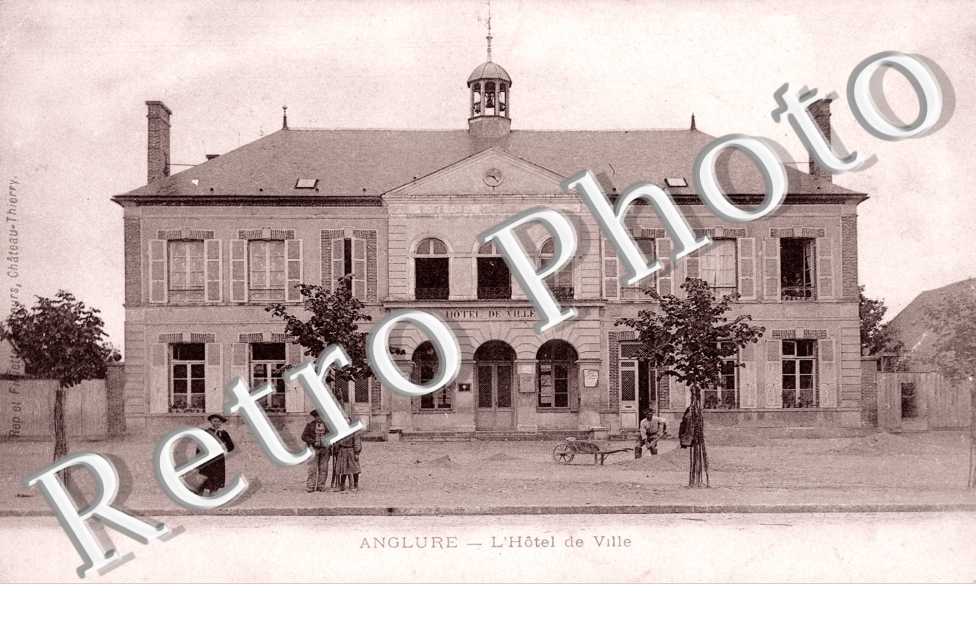 L'Hotel de Ville