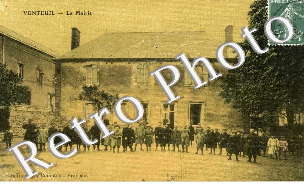 la mairie  Edition des Comptoirs Francais (carte toilee couleur)