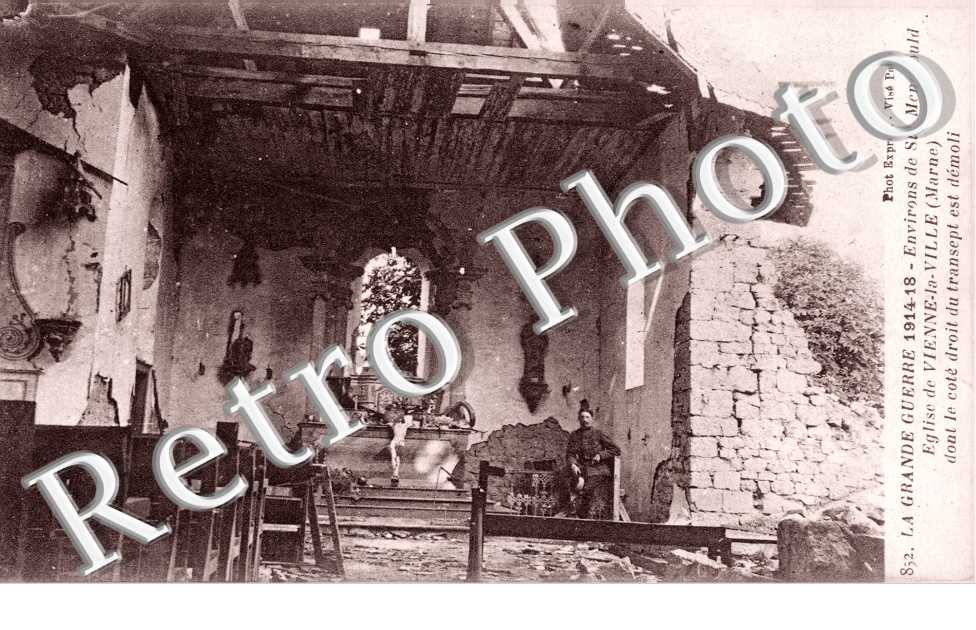l'Eglise dont le cote droit du transept est demoli