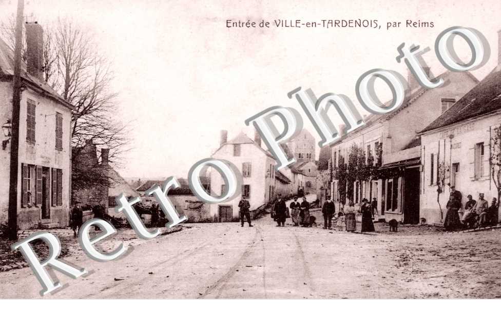 l'entrée du bourg