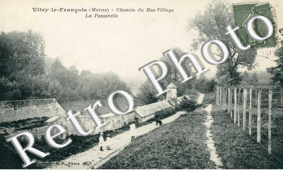 Chemin du bas village, la passerelle