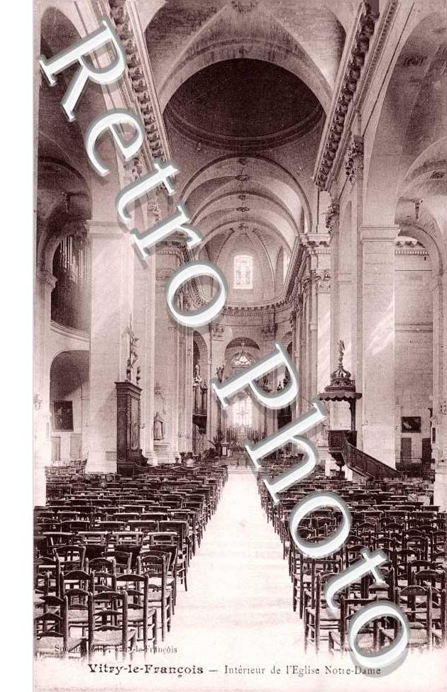 Interieur de l'Eglise Notre dame