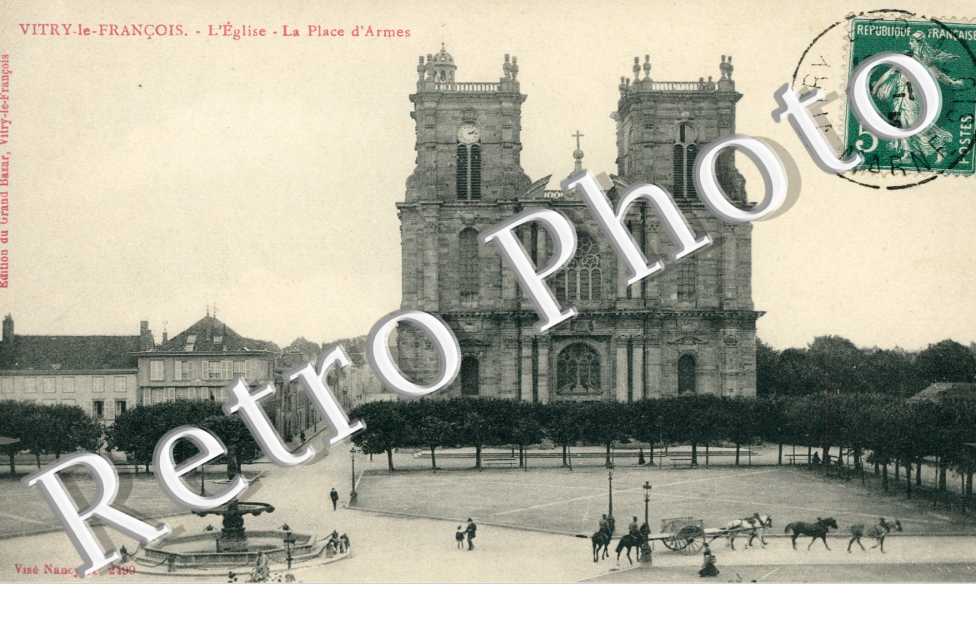 l'eglise - la Place d'Armes
