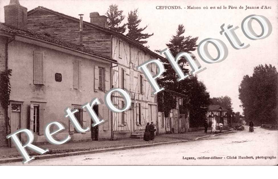 maison ou est ne le pere de Jeanne d' Arc