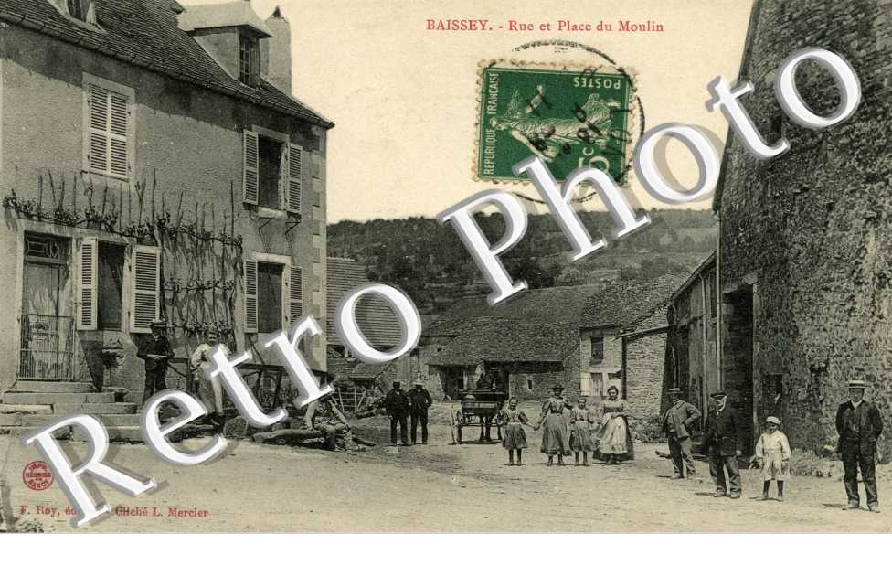 Rue et place du moulin