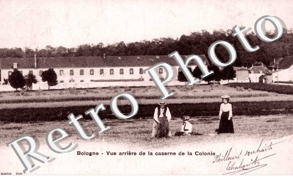 Vue arriere de la caserne