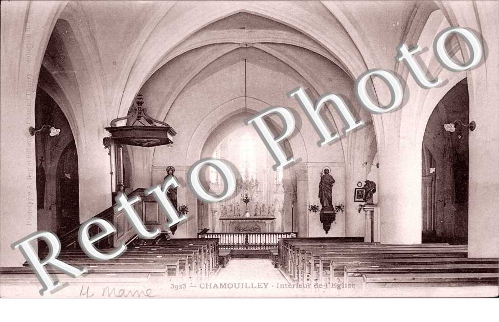 interieur de l'eglise