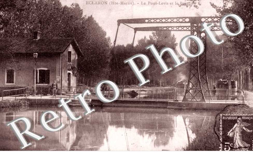 le pont levis et le port
