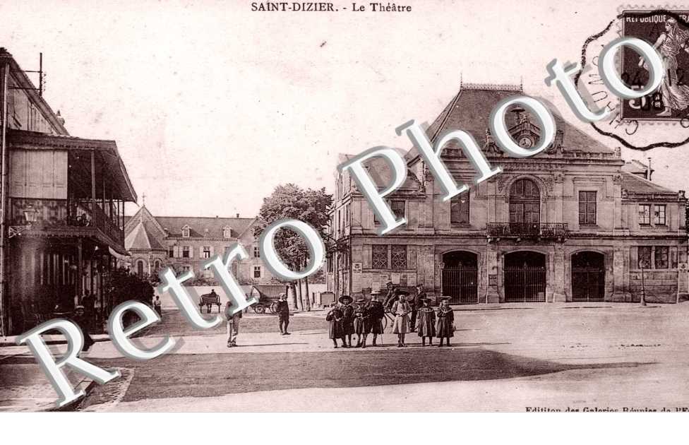Place d'Armes  le Theatre