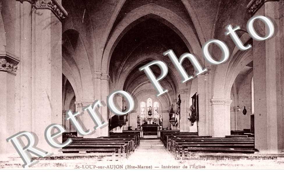 Interieur de l'eglise
