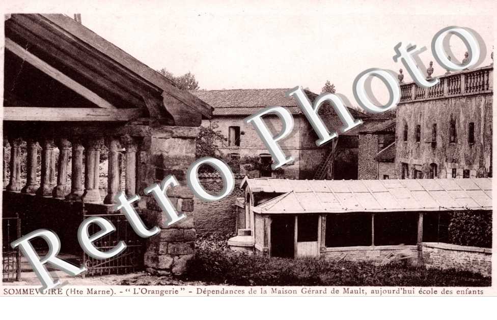 "L'orangerie" - dependance de la maison Gerard de Mault  - aujourd'hui ecole des enfants