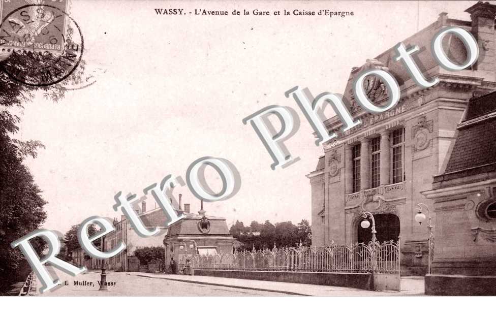 Avenue de la gare et caisse d'Epargne