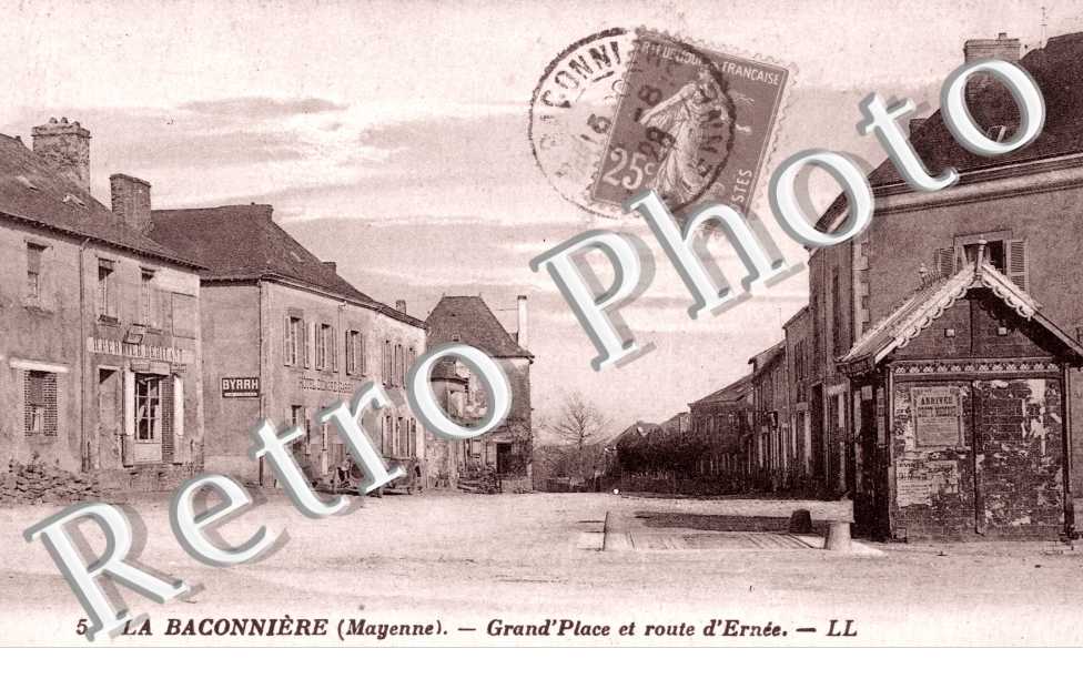 grand'place et route d'ernee